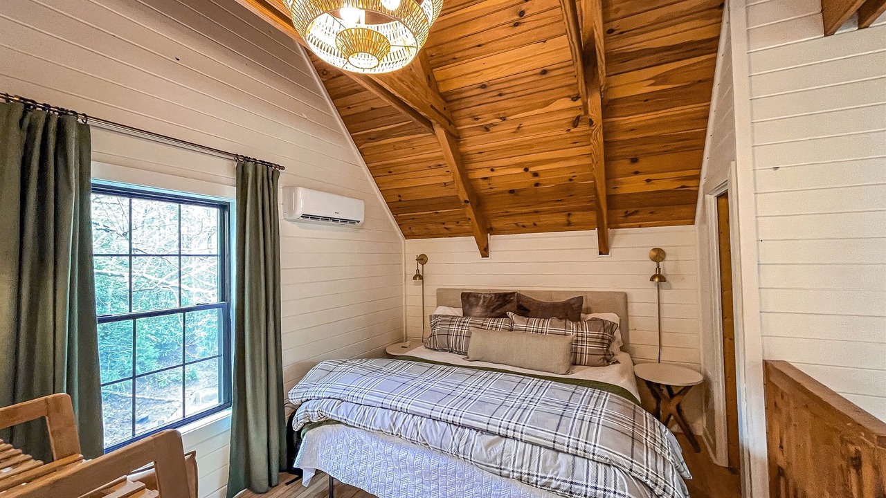 Photo of Bedroom in Bear Den