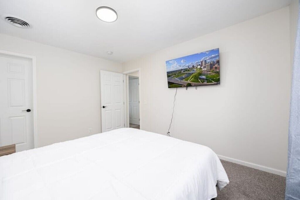 Photo of Bedroom in Urbancrest