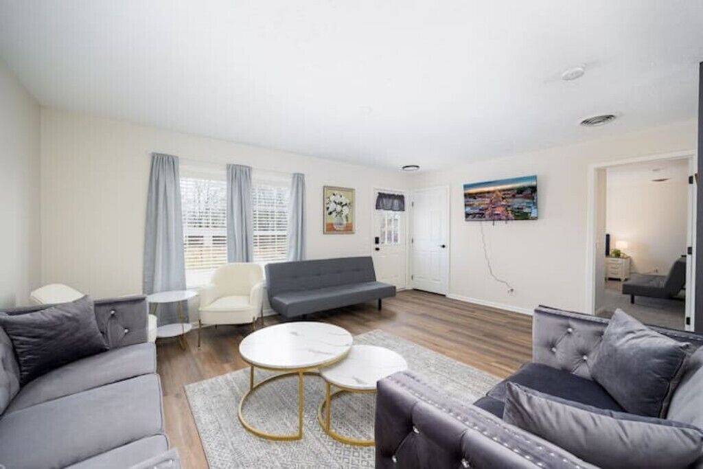 Photo of Livingroom in Urbancrest