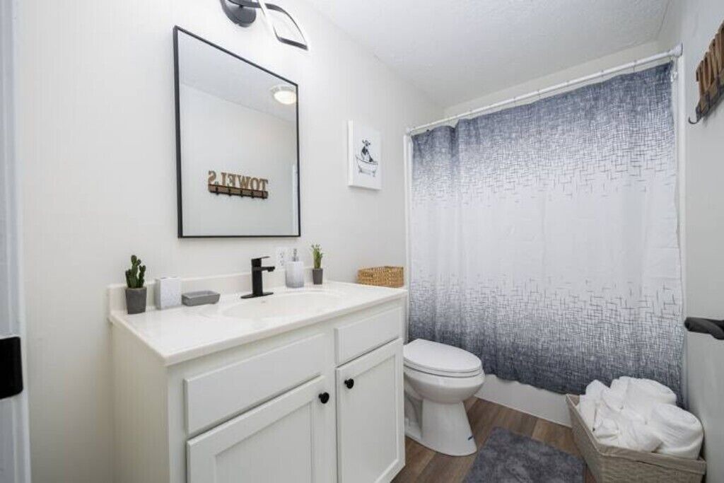 Photo of Bathroom in Urbancrest