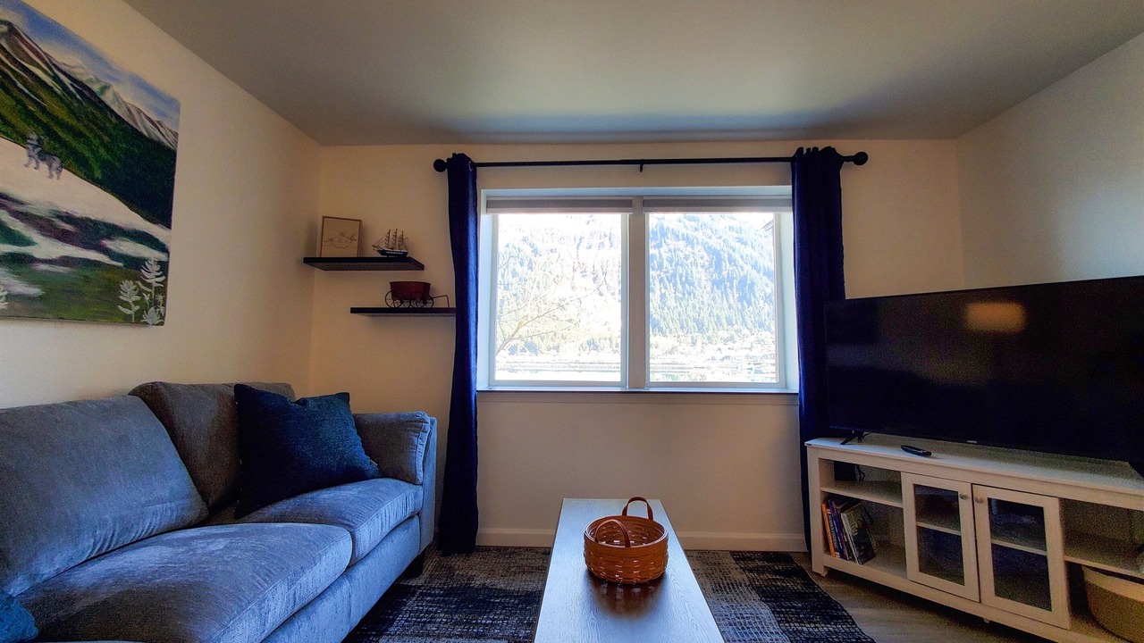 Photo of Livingroom in West Juneau