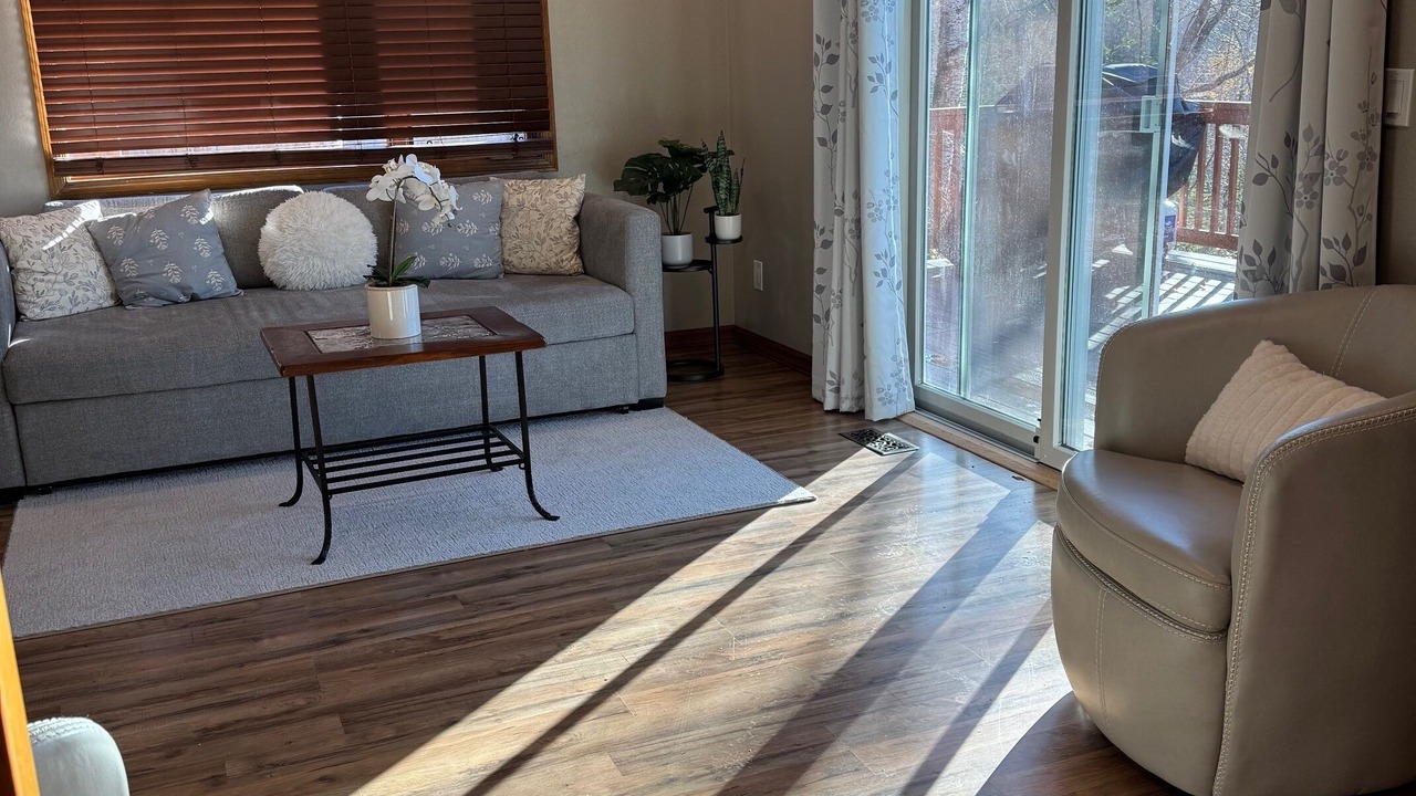 Photo of Livingroom in Eagle River