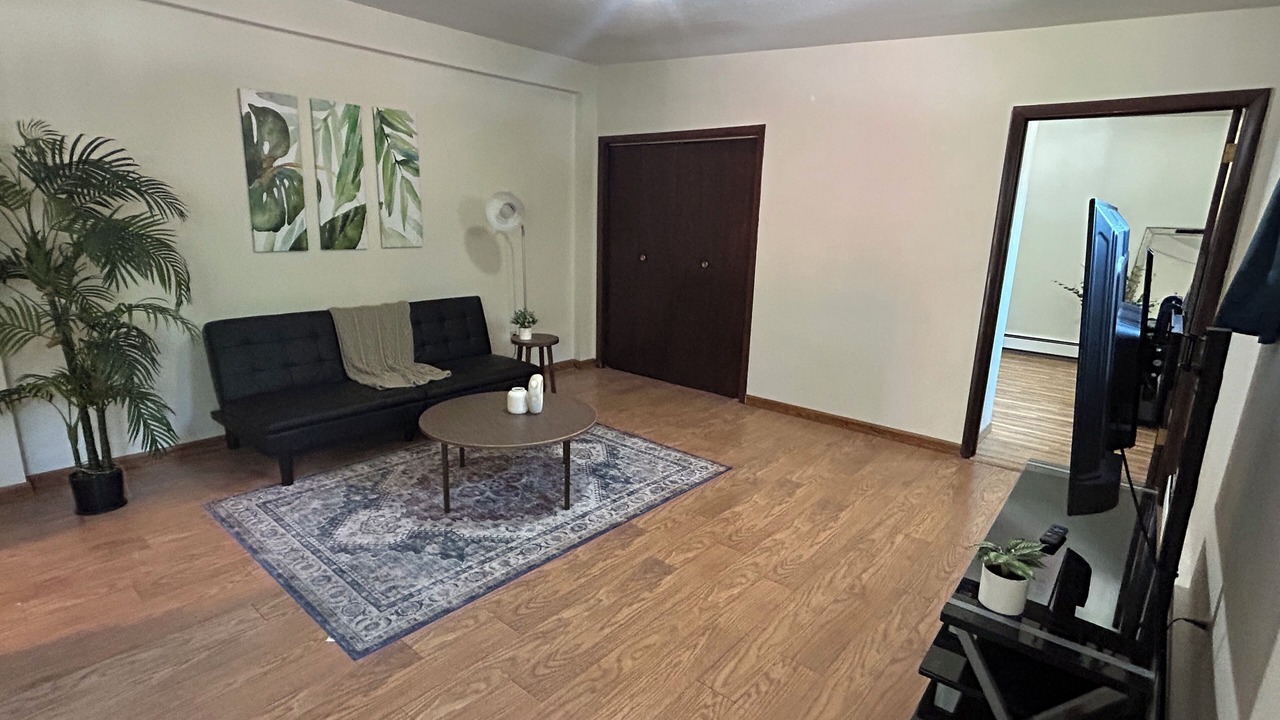 Photo of Livingroom in College
