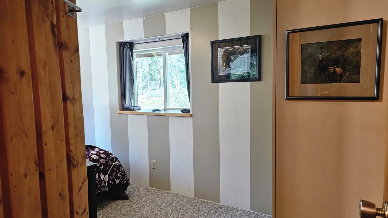 Photo of Bedroom in Kenny Lake