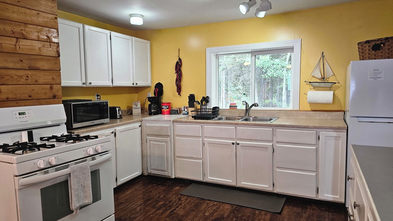 Photo of Kitchen in Kenny Lake