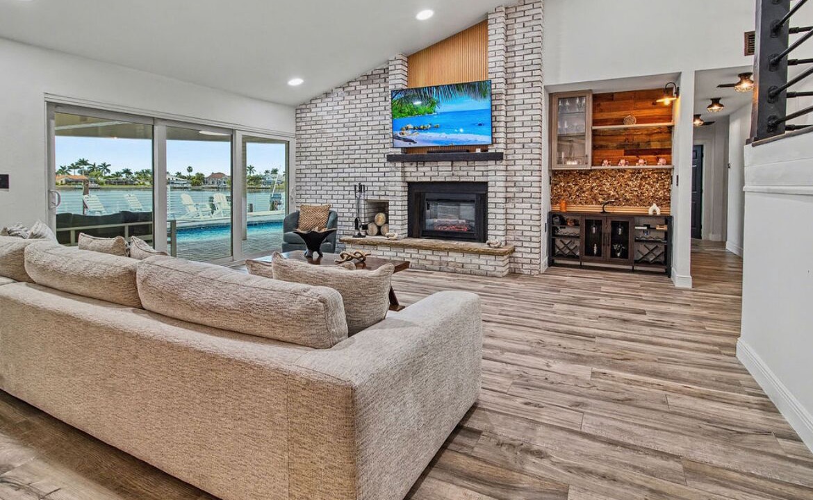 Photo of Livingroom in Eight Lakes