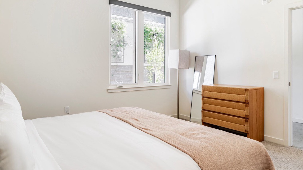 Photo of Bedroom in Alameda