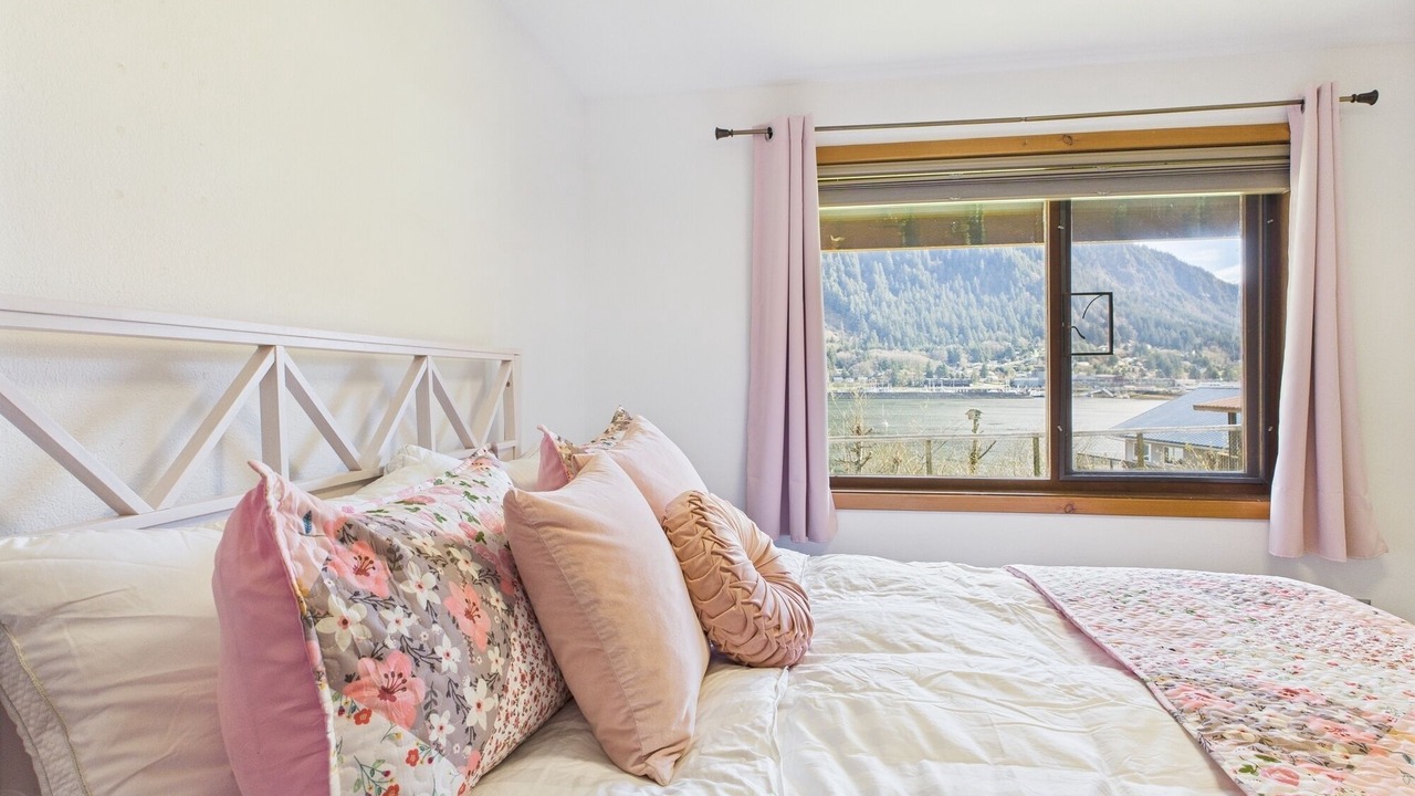 Photo of Bedroom in West Juneau