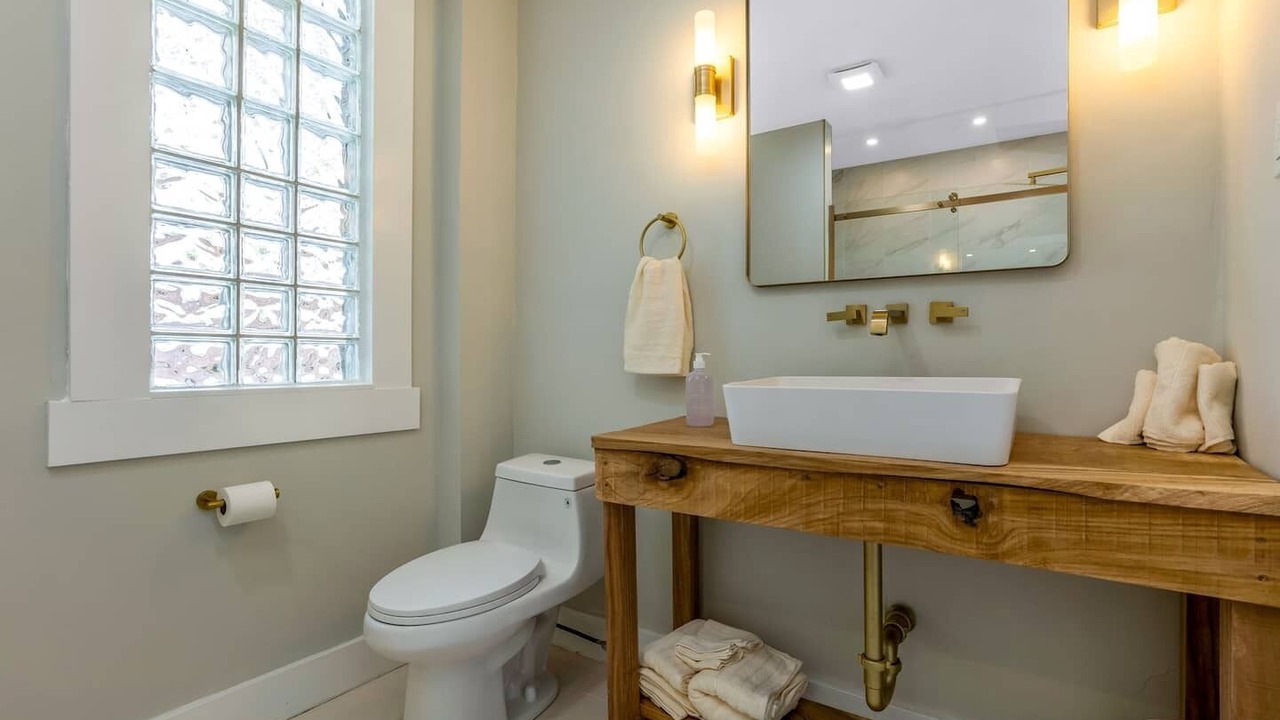 Photo of Bathroom in Franklin Park
