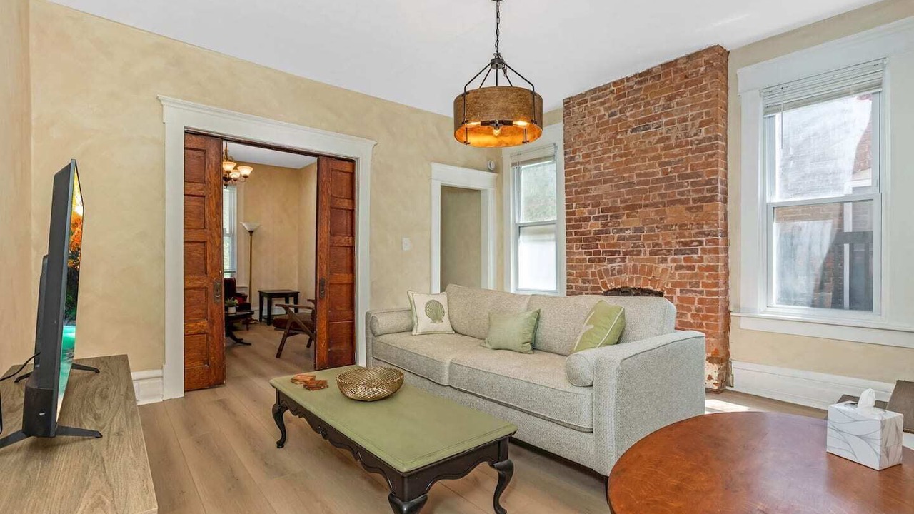 Photo of Livingroom in Franklin Park