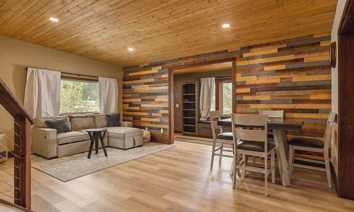Photo of Livingroom in Alyeska