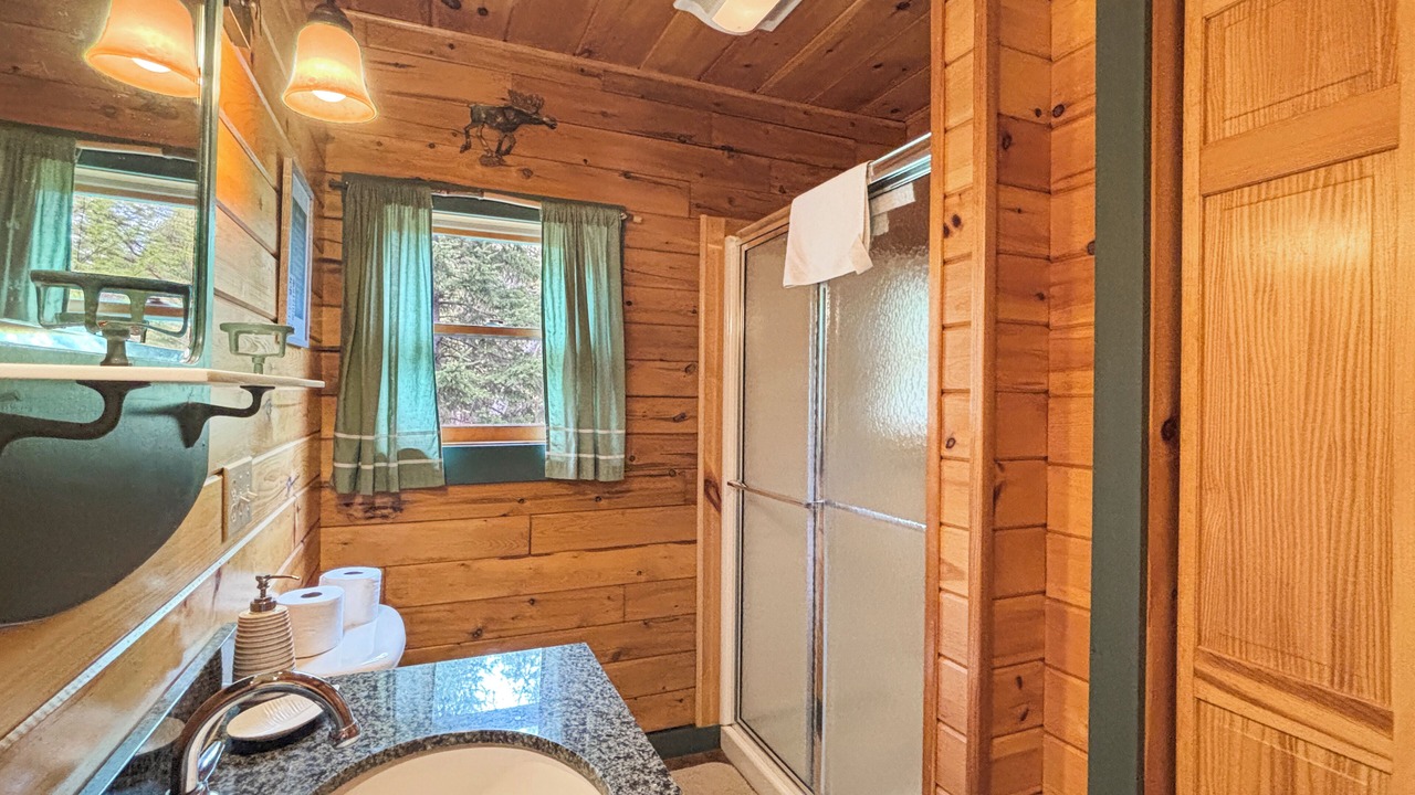 Photo of Bathroom in Rockwood