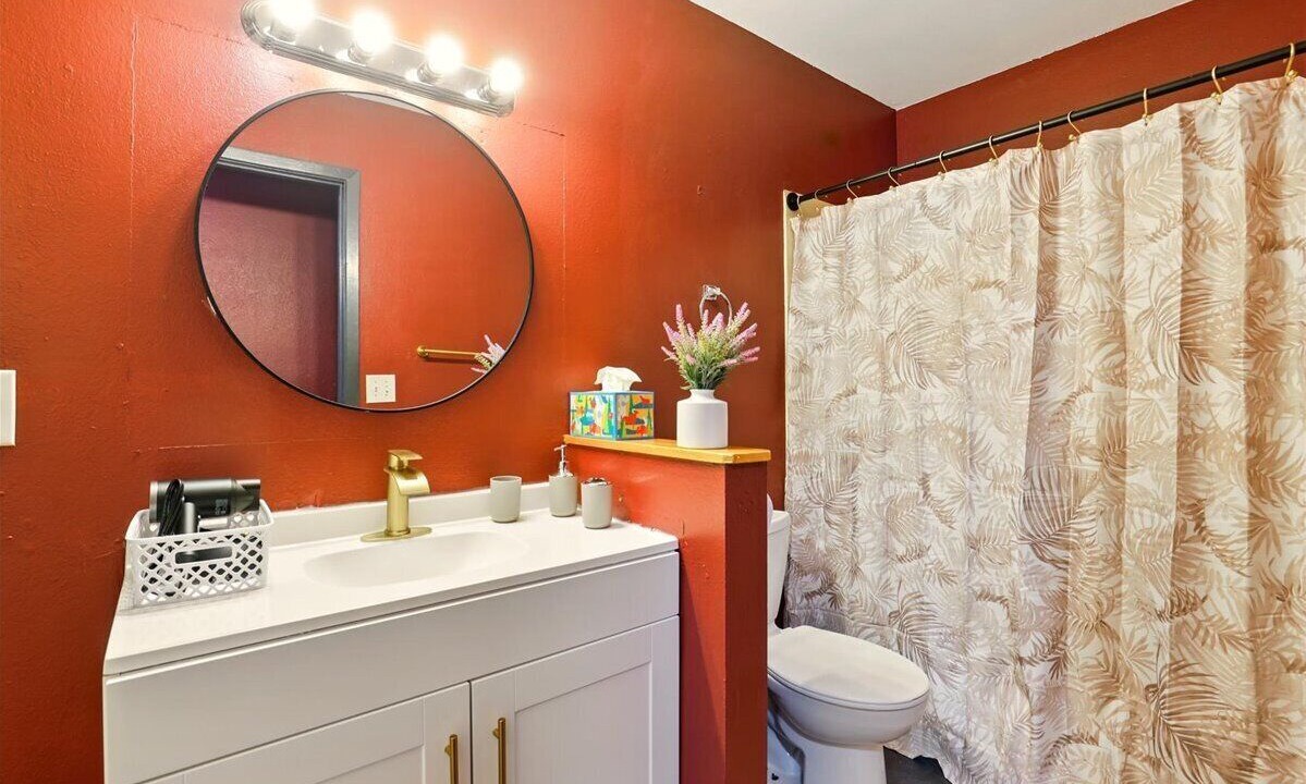 Photo of Bathroom in University Area