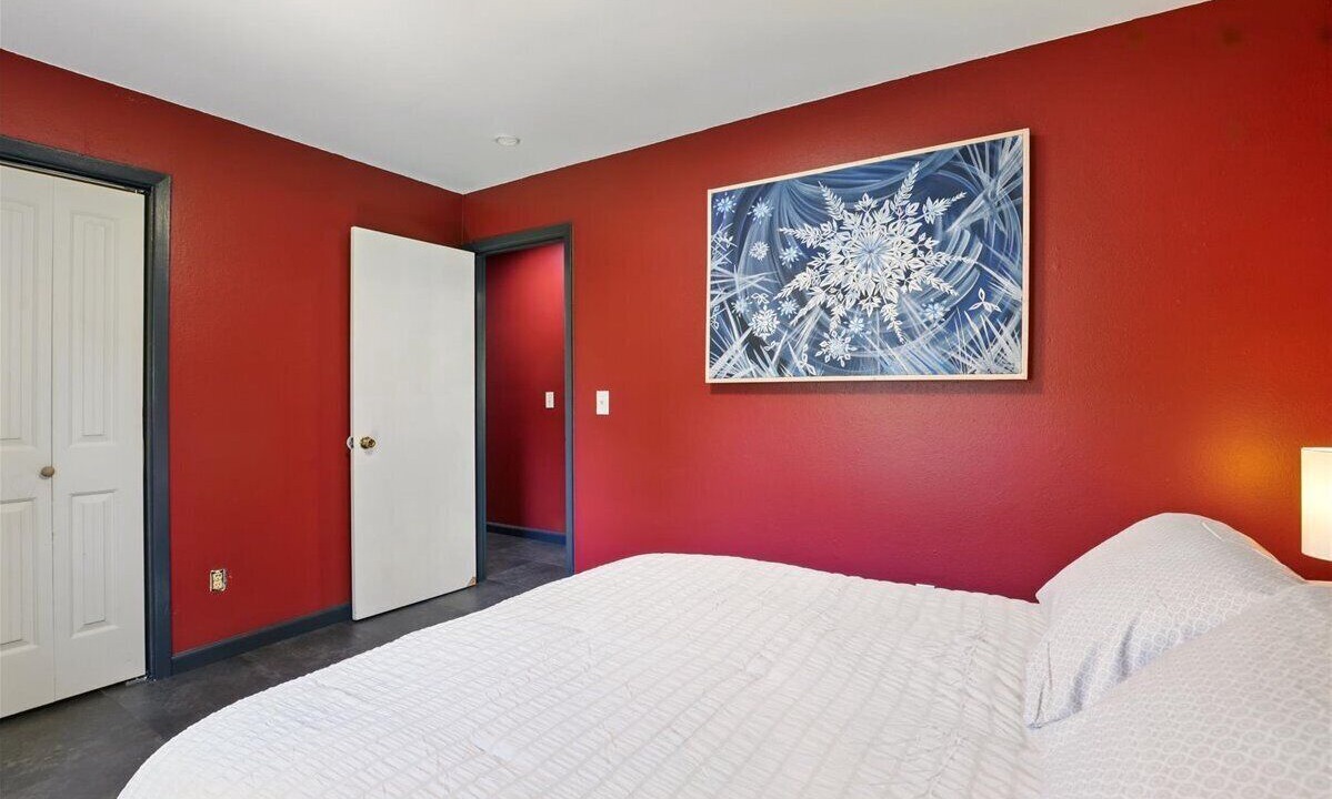 Photo of Bedroom in University Area