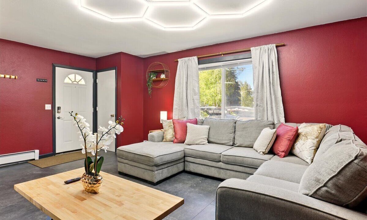 Photo of Livingroom in University Area