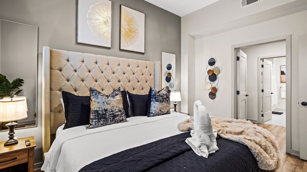 Photo of Bedroom in Peachtree Center