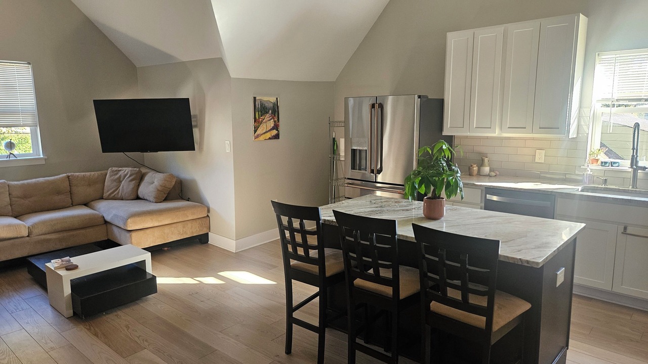Photo of Livingroom in Near East Columbus