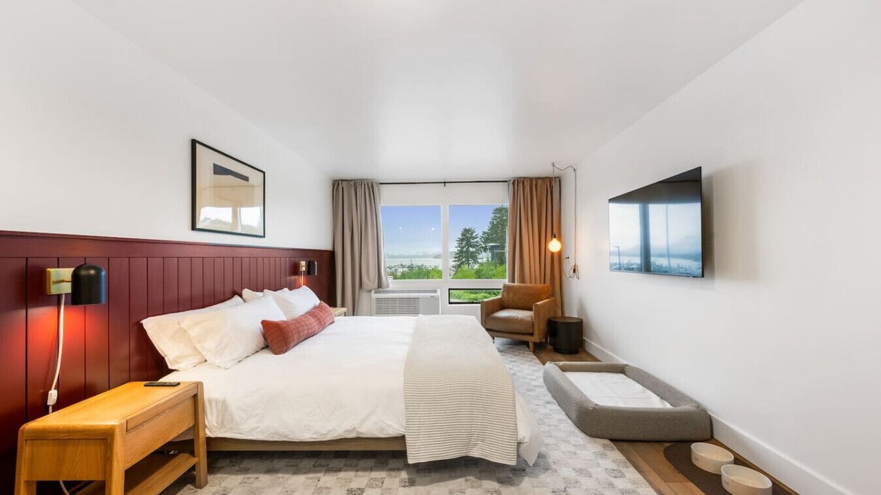 Photo of Bedroom in Juneau