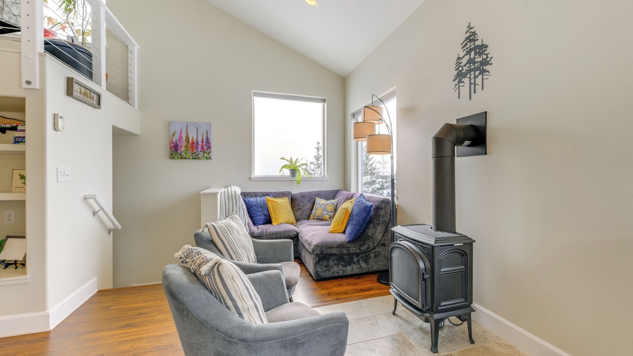Photo of Bedroom in Homer