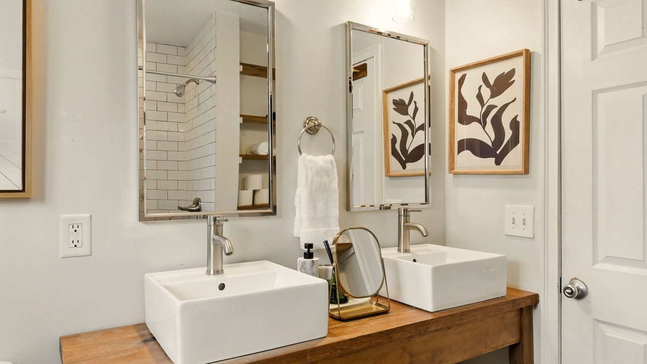 Photo of Bathroom in Weinland Park