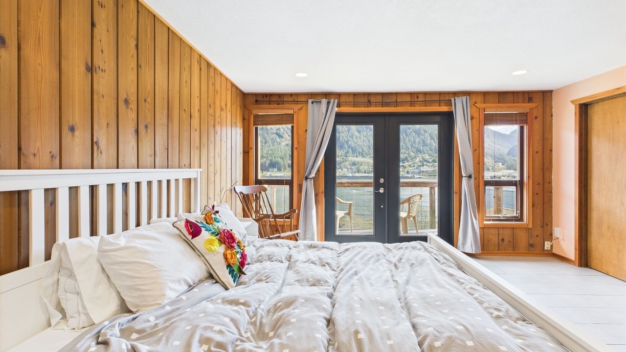 Photo of Bedroom in West Juneau