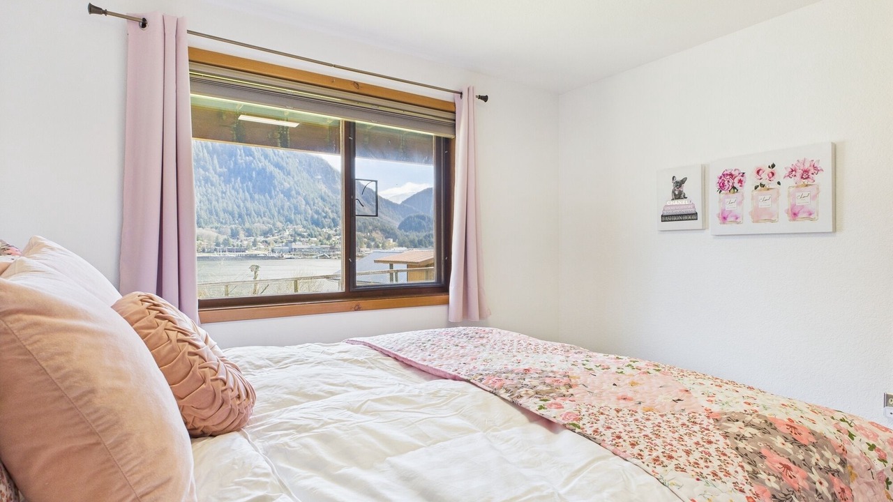 Photo of Bedroom in West Juneau