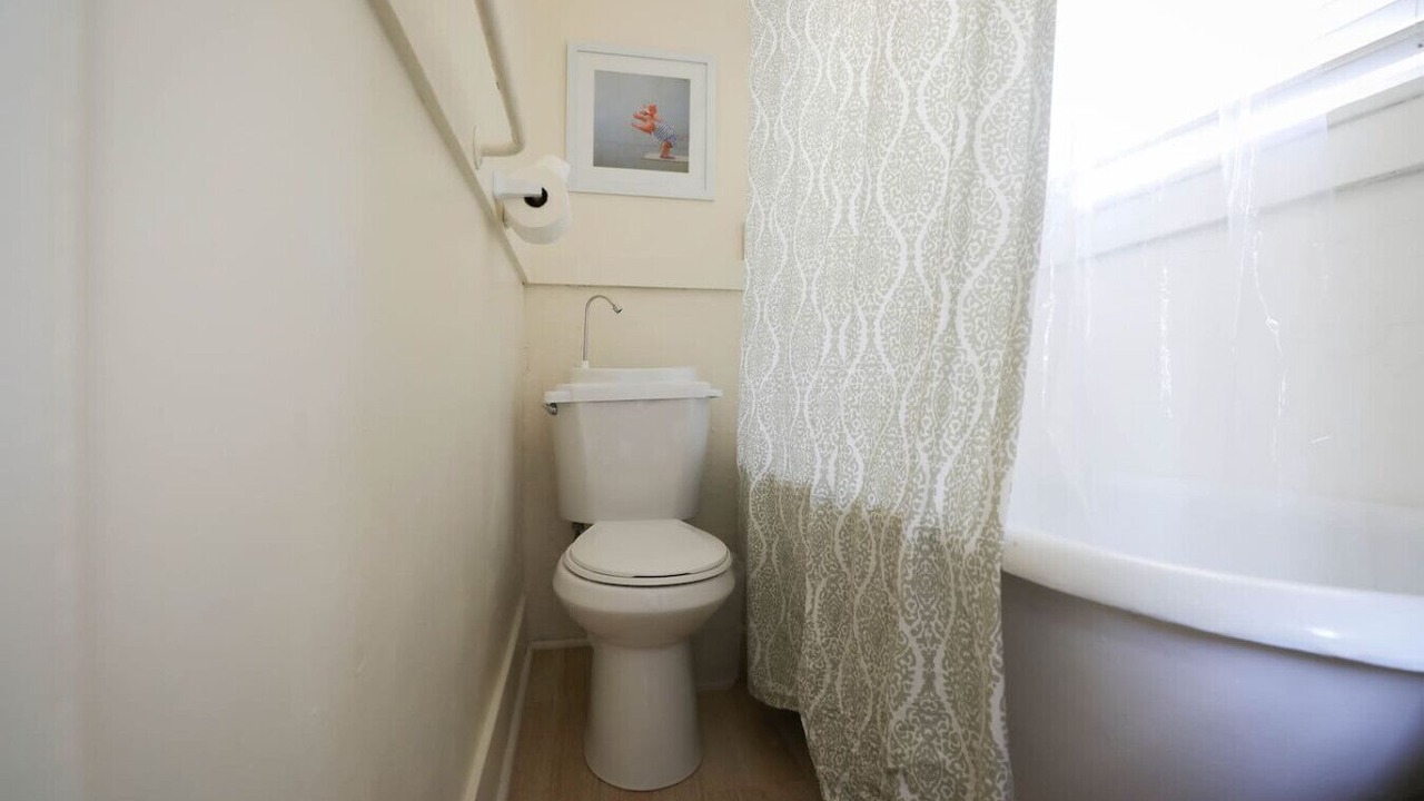 Photo of Bathroom in Piedmont Avenue