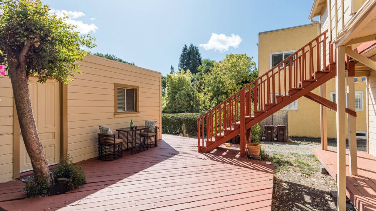 Photo of Patio Balcony in Piedmont Avenue
