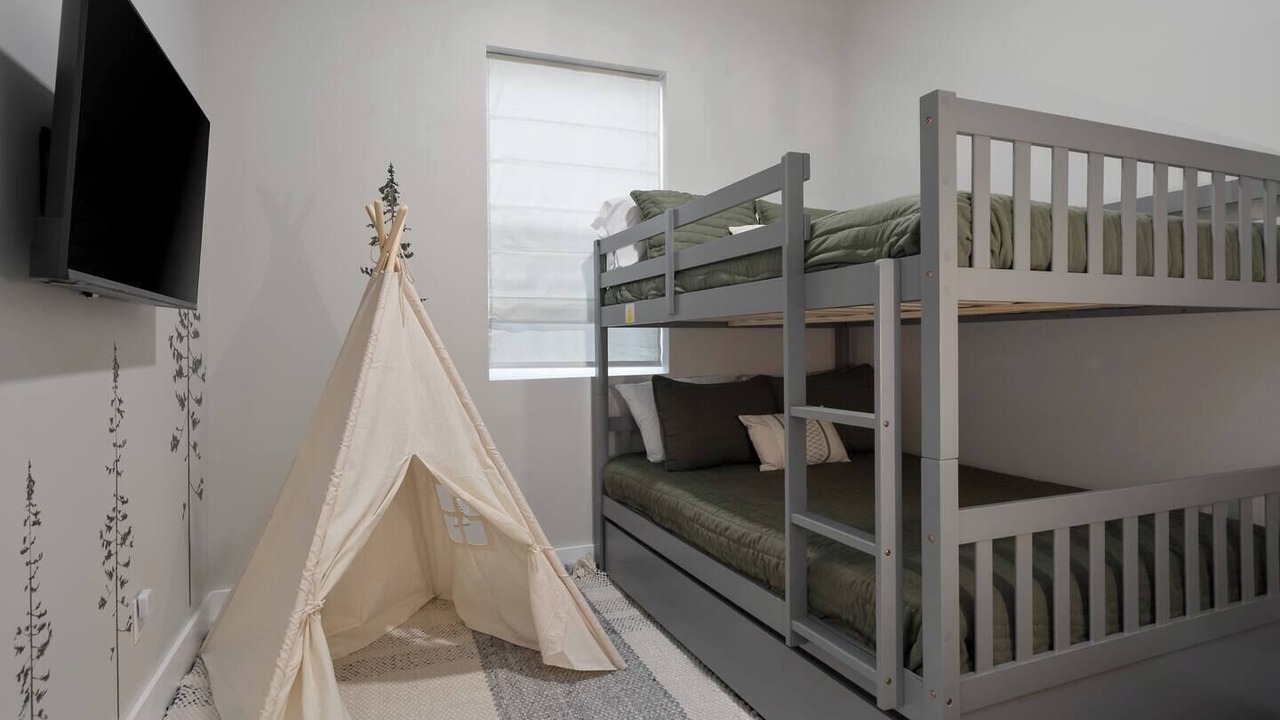 Photo of Bedroom in Buckeye Lake