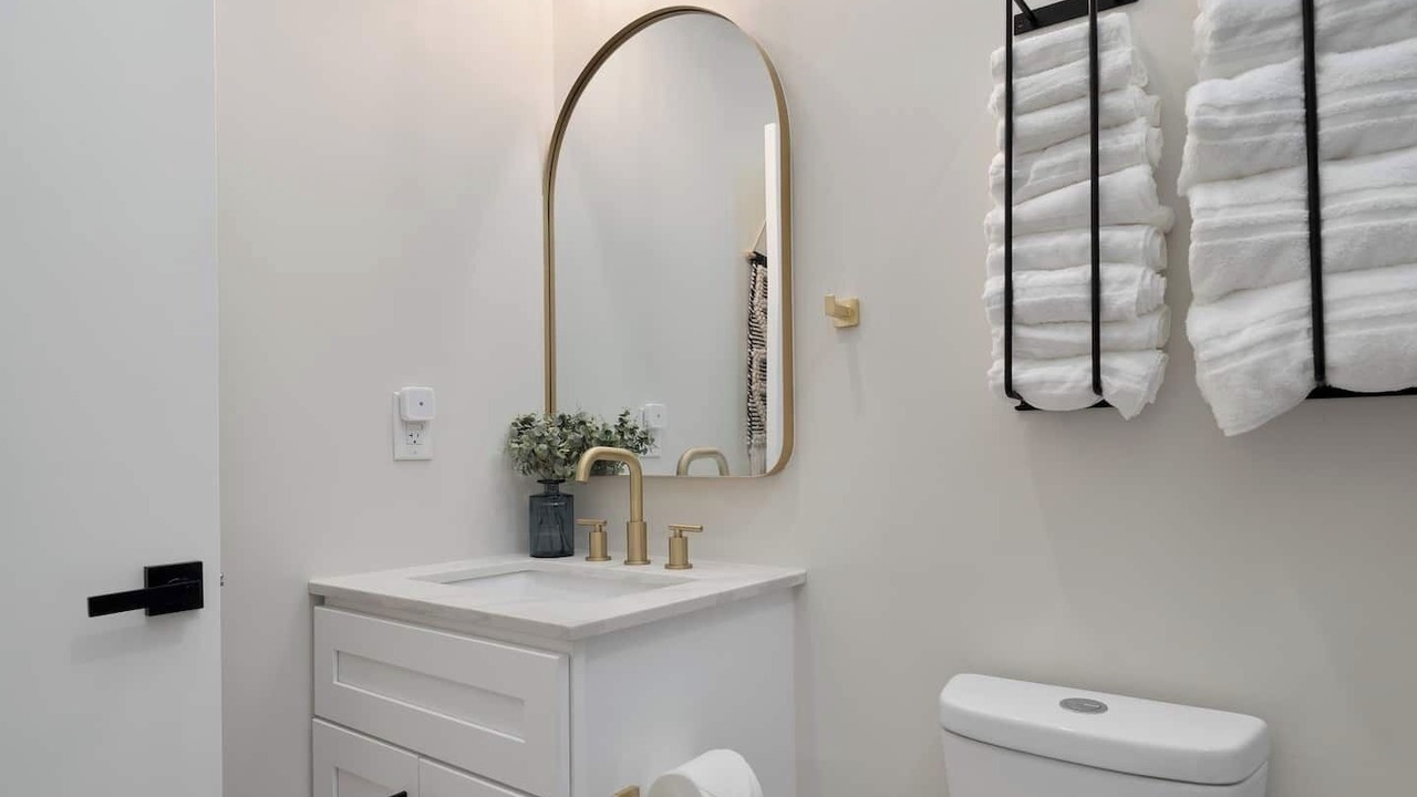Photo of Bathroom in Buckeye Lake