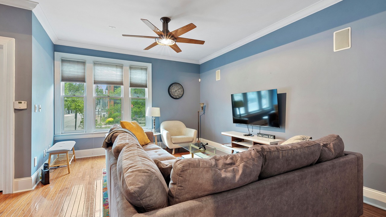 Photo of Livingroom in Victorian Village