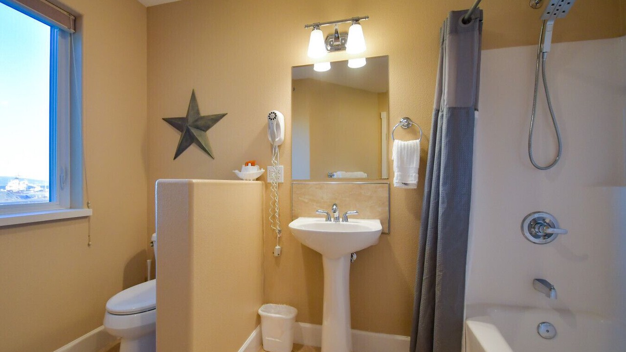 Photo of Bathroom in Homer