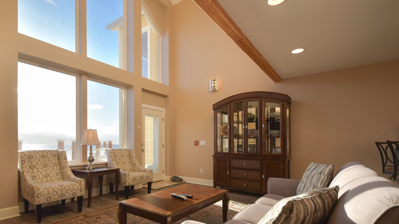 Photo of Livingroom in Homer
