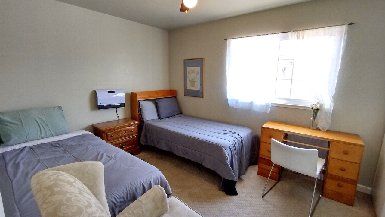 Photo of Bedroom in Oakland