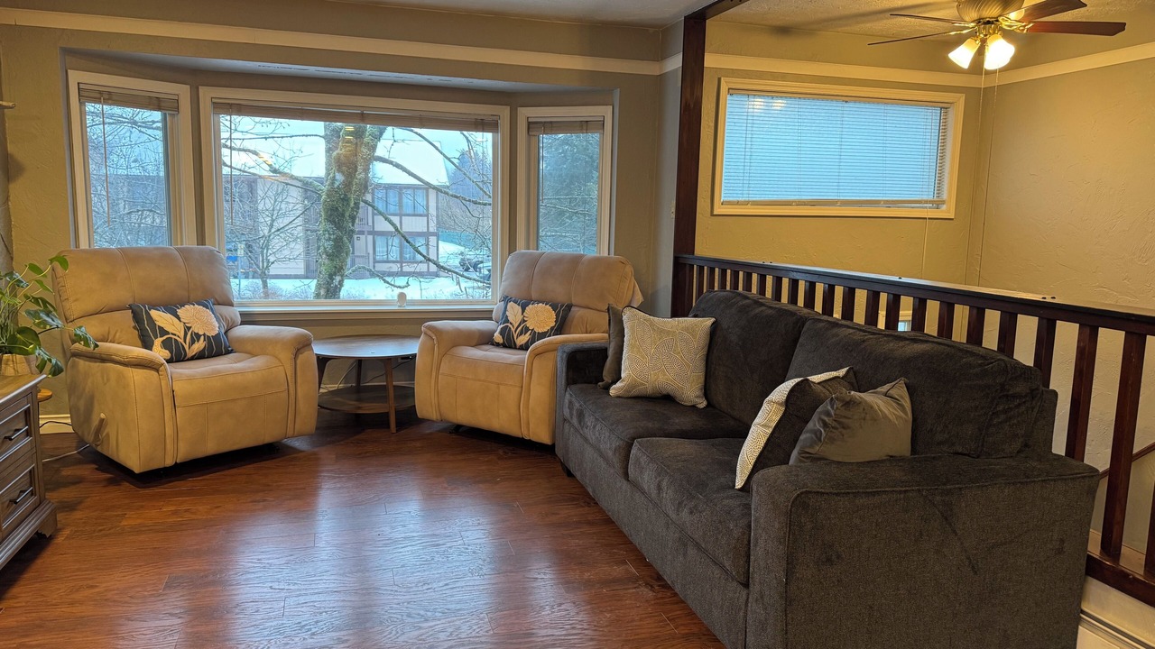 Photo of Livingroom in Mendenhall Valley