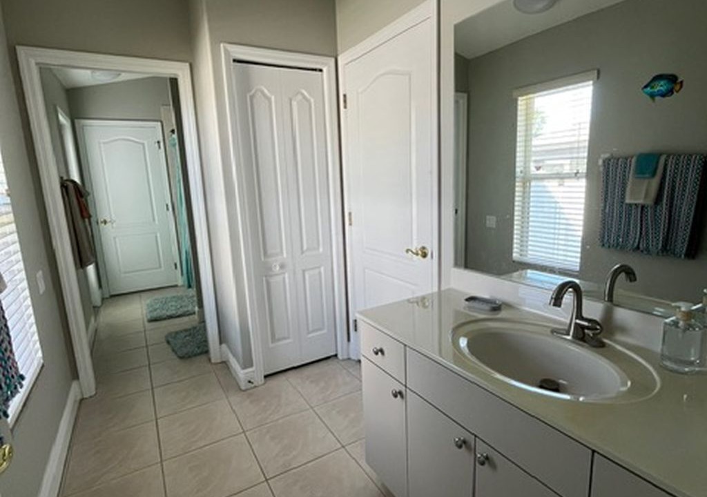 Photo of Bathroom in Trafalgar