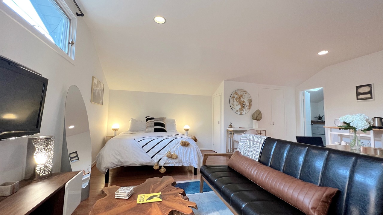 Photo of Livingroom in Midtown