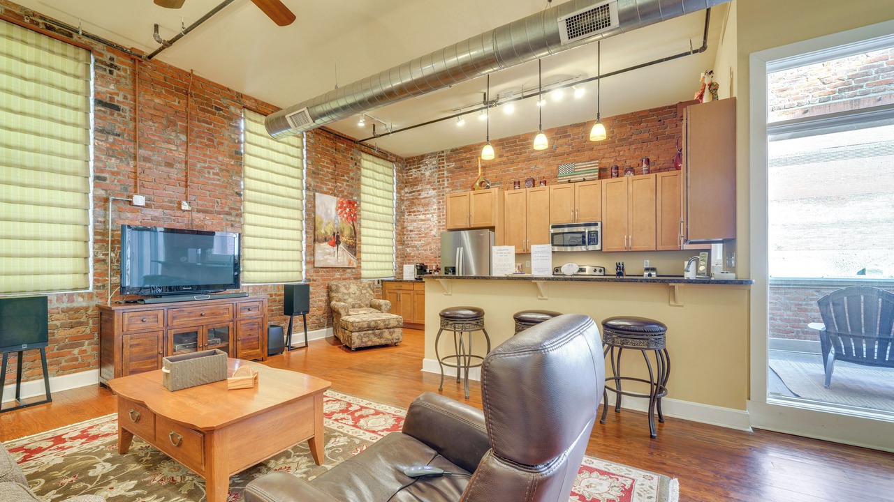 Photo of Livingroom in Downtown Louisville