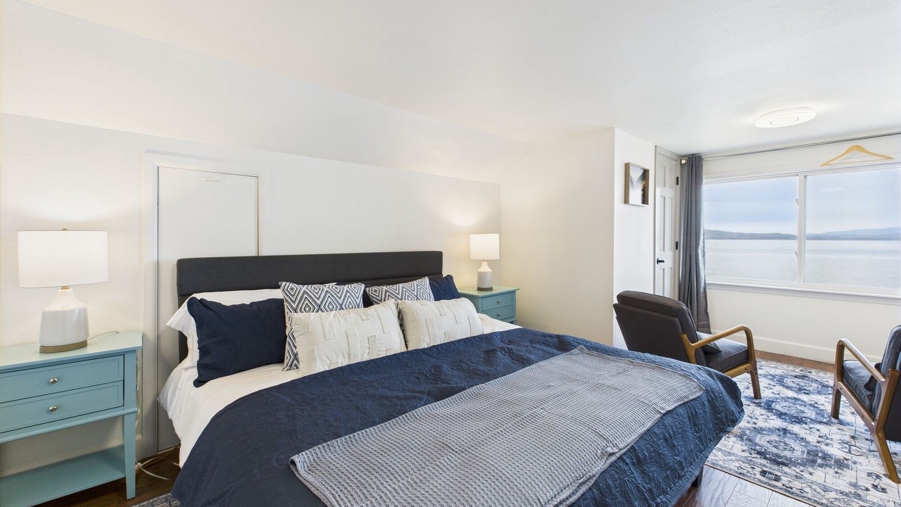 Photo of Bedroom in Juneau