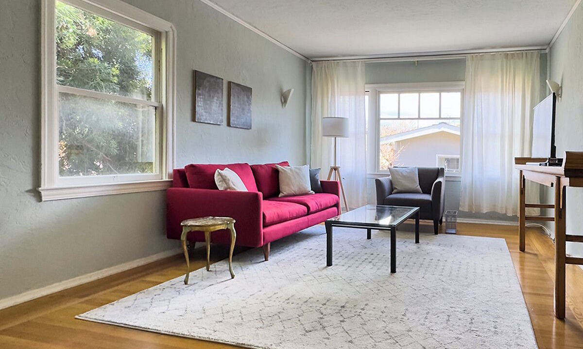 Photo of Livingroom in Upper Telegraph