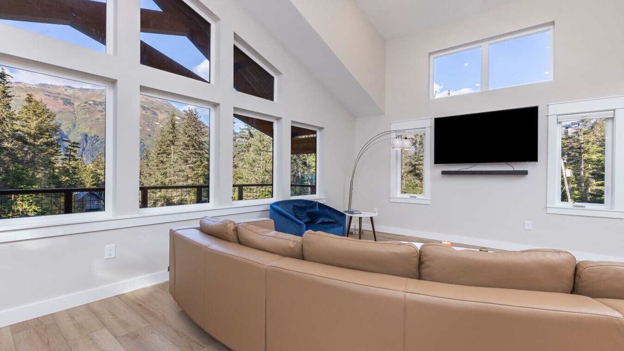 Photo of Livingroom in Alyeska