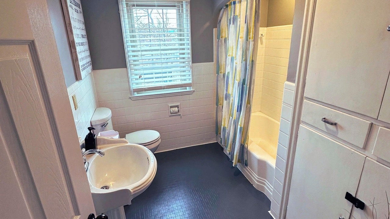Photo of Bathroom in Near East Columbus