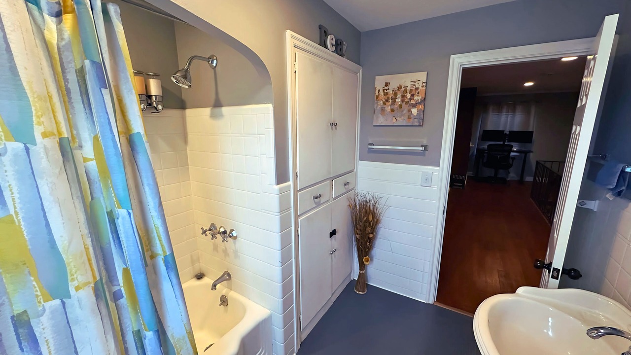 Photo of Bathroom in Near East Columbus