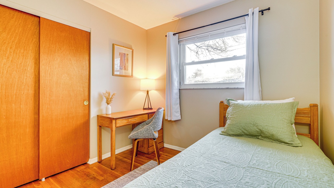 Photo of Bedroom in Summit Station