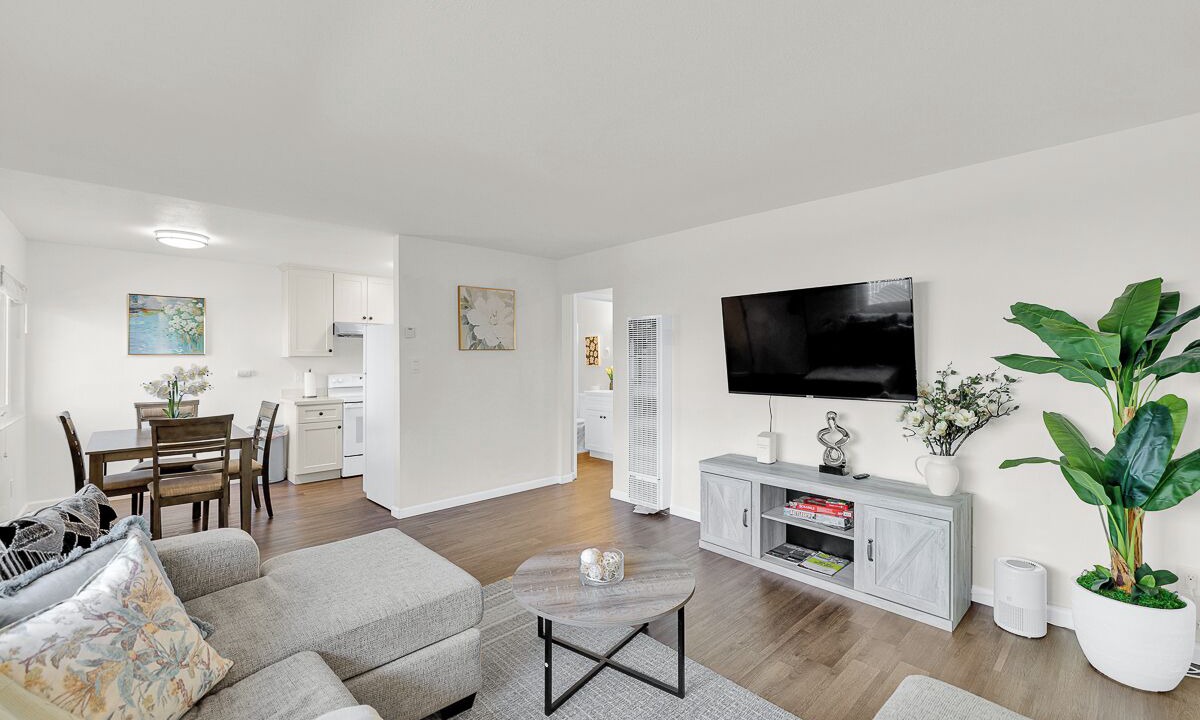 Photo of Livingroom in Central Berkeley
