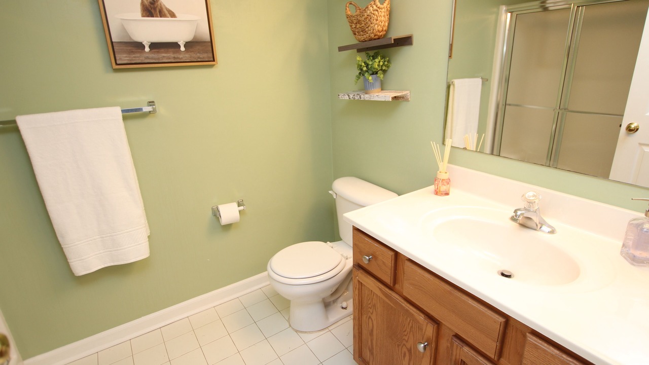 Photo of Bathroom in Country Club Estates