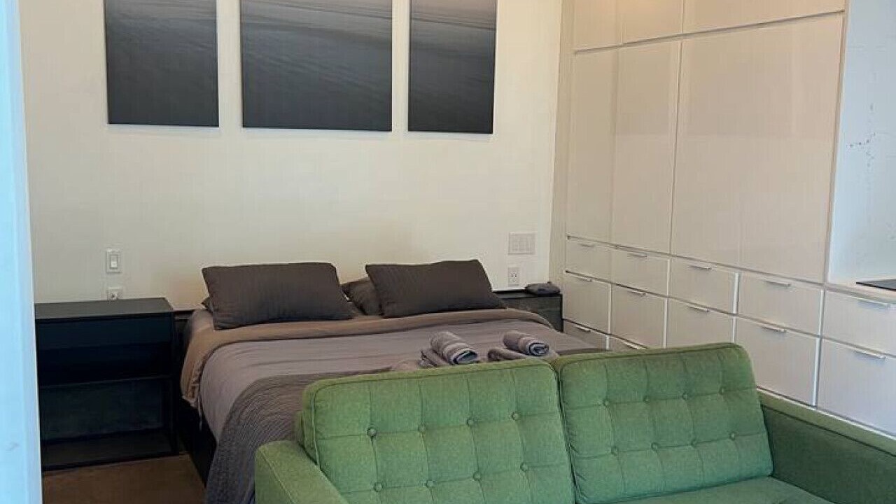Photo of Bedroom in Piedmont Avenue