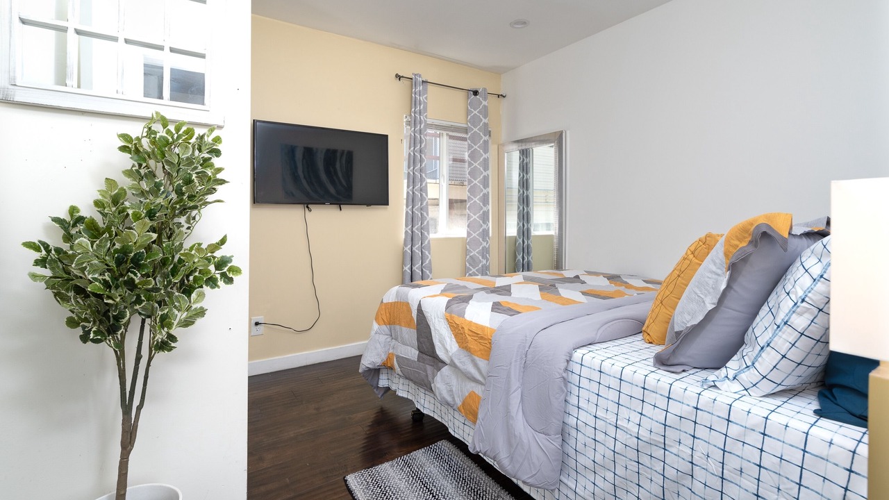 Photo of Bedroom in Oakland