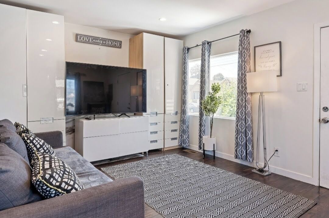 Photo of Bedroom in Oakland