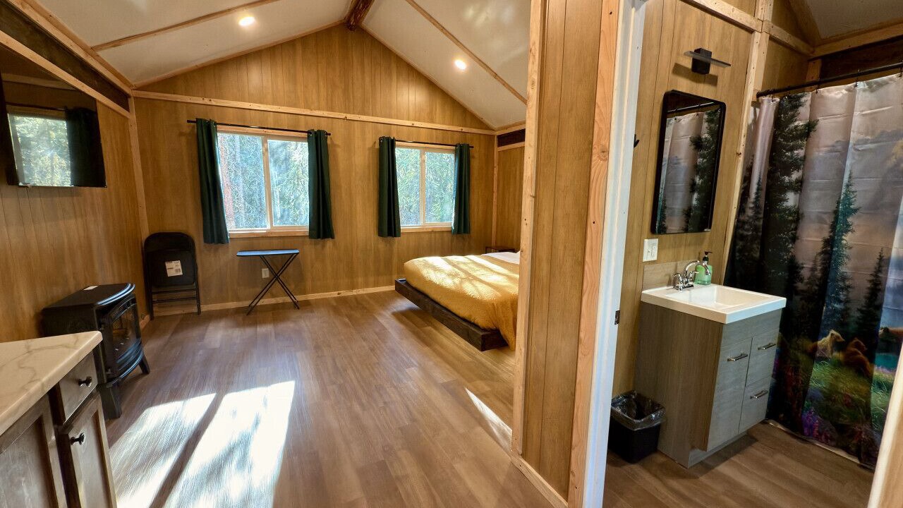 Photo of Bedroom in Tok
